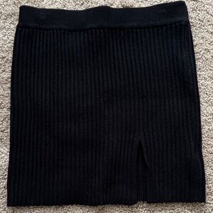 La Hearts Black Ribbed Mini Skirt